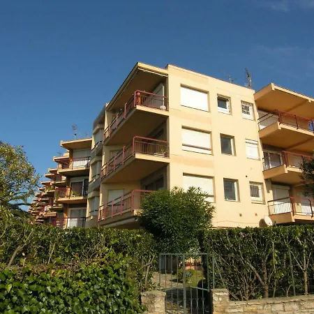 Apartment W213